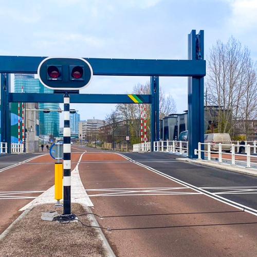 MetroCount verkeerstellers op de Nelson Mandelabrug